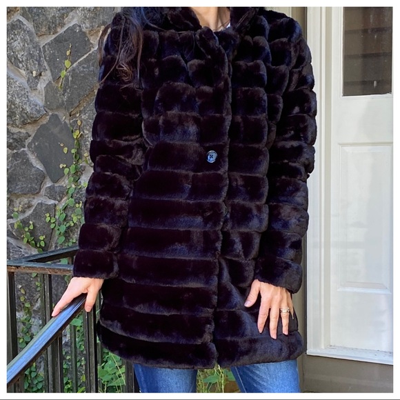 Fabulous Black soft Faux Fur Jacket - Picture 9 of 9